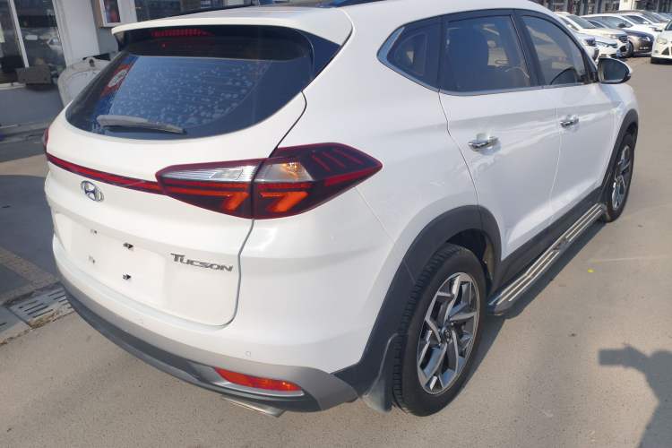Used Hyundai Tucson 2019 280TGDi Dual-Clutch Two-Wheel Drive Fashion Edition China VI Standard
