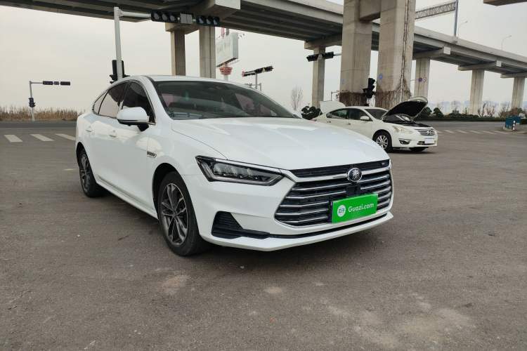 Used BYD Qin Pro 2019 Super Edition 1.5TI Automatic Smart Connect Enjoyment Model China VI Standard