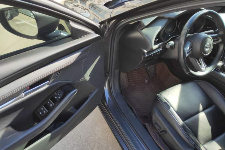 Used Mazda Mazda 3 Axela 2020 2.0L Automatic ZhiXuan Edition
