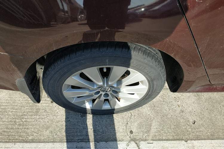 Used Volkswagen Lavida 2013 Restyled Classic 1.6L Manual Comfort Edition