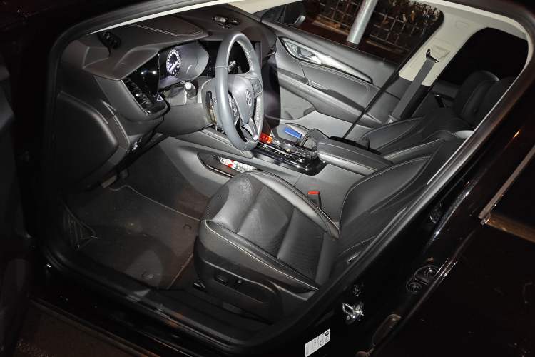 Used Buick Envision 2023 Encore S 552T Two-Wheel Drive Luxury Model
