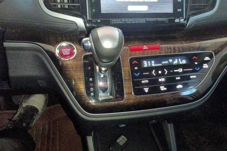 Used Honda Odyssey 2015 2.4L Supreme Edition
