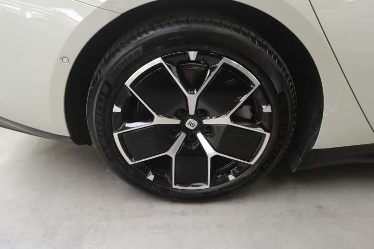 Used  SU7 2024 Rear-Drive Long-Range Intelligent Driving Version
