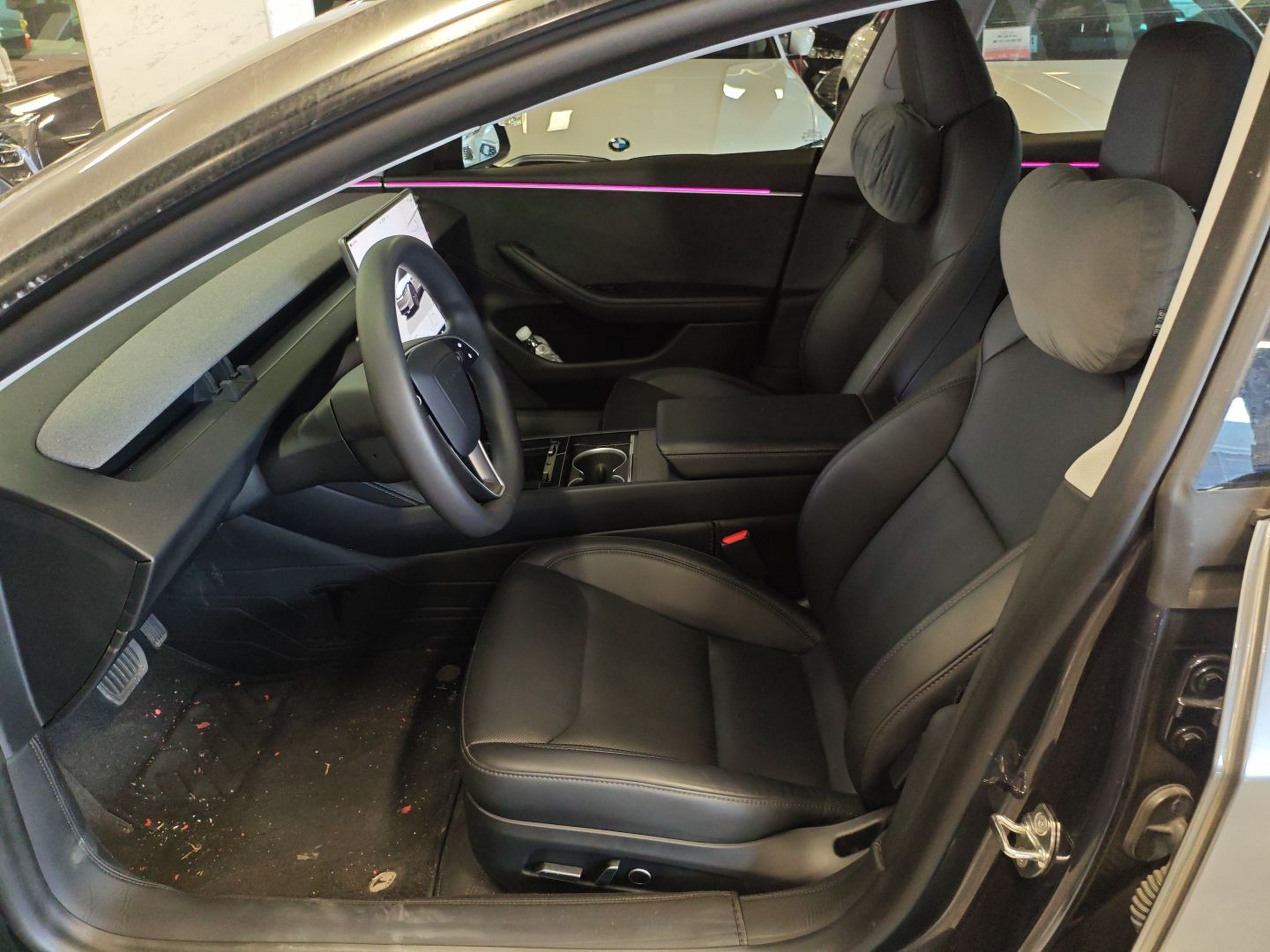 Переднее сиденье в автомобиле