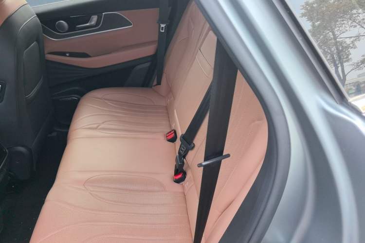 Used Chery Tiggo 8 L 2024 2.0T Two-Wheel Drive Prestige Version 5 Seats