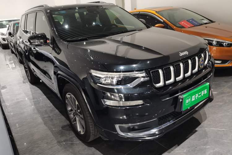 Used  Grand Commander 2018 2.0T Four-Wheel Drive Smart Enjoyment Version China V Emission Standard
