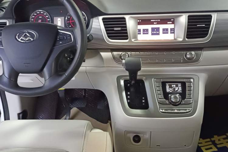 Used SAIC MAXUS G10 2018 PLUS 2.0T Automatic Smart Edition