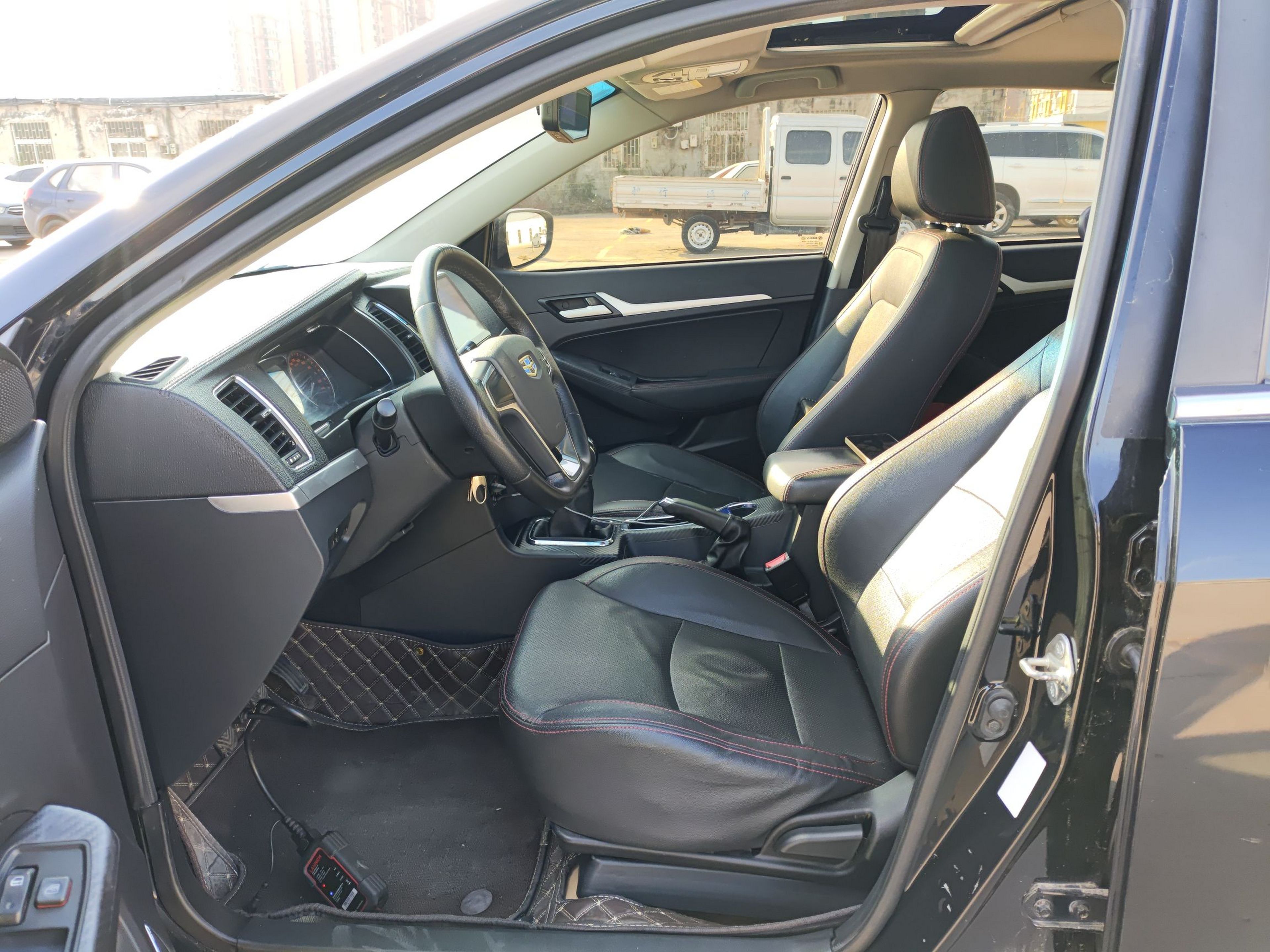 Переднее сиденье в автомобиле