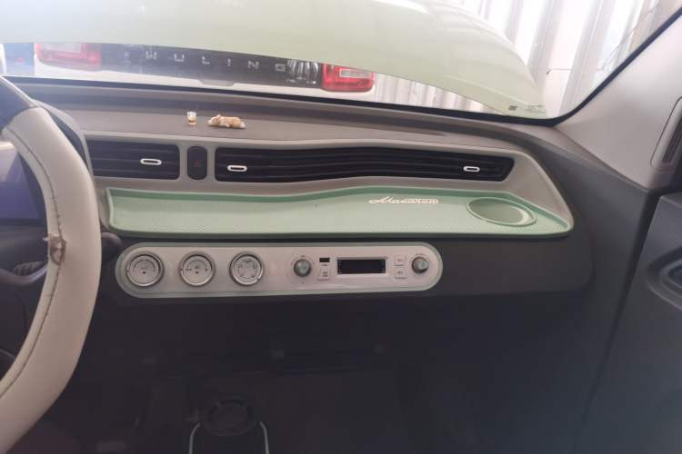 Used Wuling Hongguang MINIEV 2021 Macaron Fashion Edition Lithium-Ion Battery
