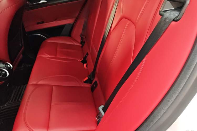 Used Alfa Romeo Stelvio 2017 2.0T 200HP Luxury Edition