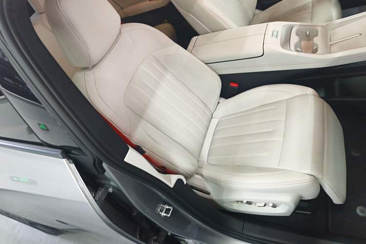 Used ONVO L60 2024 60 kWh Rear-Drive Version