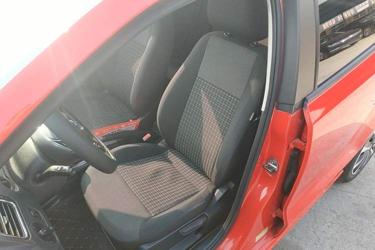 Used Volkswagen Polo 2016 1.6L Automatic Comfort Model