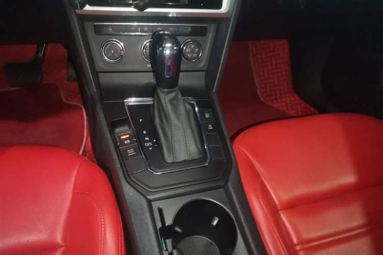 Used Volkswagen Lamando 2019 230TSI DSG Vision Edition China VI Standard
