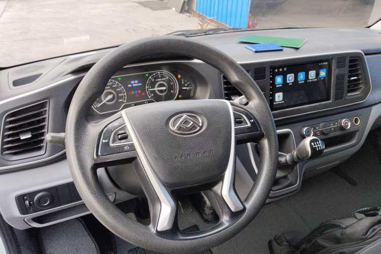 Used SAIC MAXUS Xintu V80 2021 2.0T Manual Classic Aoyuntong 127 PS Mid-axle Mid-roof 6/7/8/9-Seater
