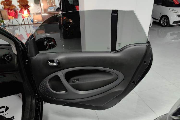 Used  fortwo 2016 1.0L 52 kW Convertible Passion Edition
