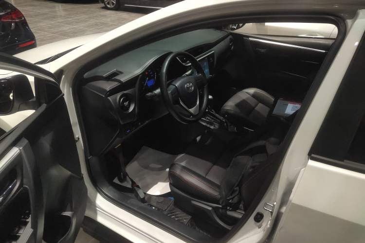 Used Toyota Levin 2017 Revised Version 185T CVT New Sharp Edition China V Standard