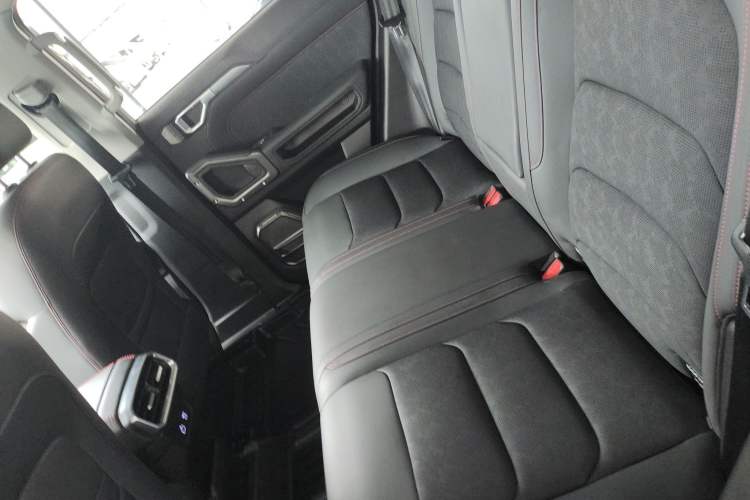 Used JETOUR Traveler 2023 1.5T Two-Wheel Drive Discovery PRO