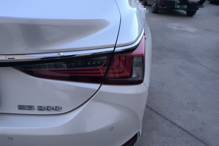 Used Lexus ES 2021 200 Excellence Edition
