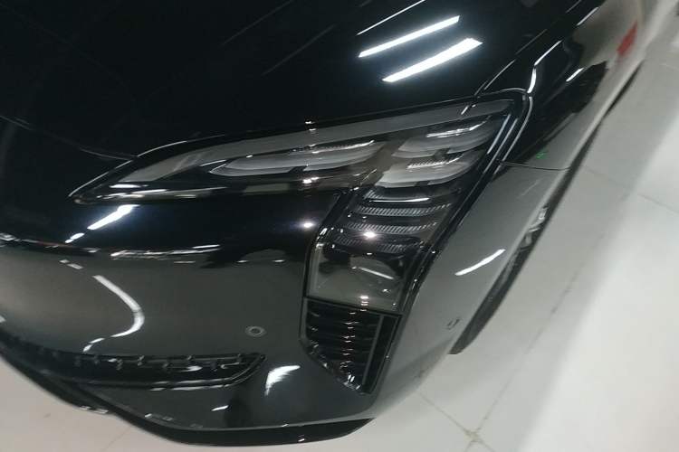 Used Hongqi EH7 2024 690 Pro
