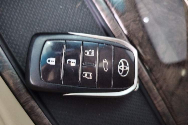 Used Toyota Alphard 2020 Dual-Engine 2.5L Prestige Edition
