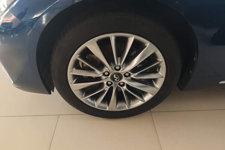 Used Infiniti Q50L 2018 2.0T Enjoyment Version China VI Standard