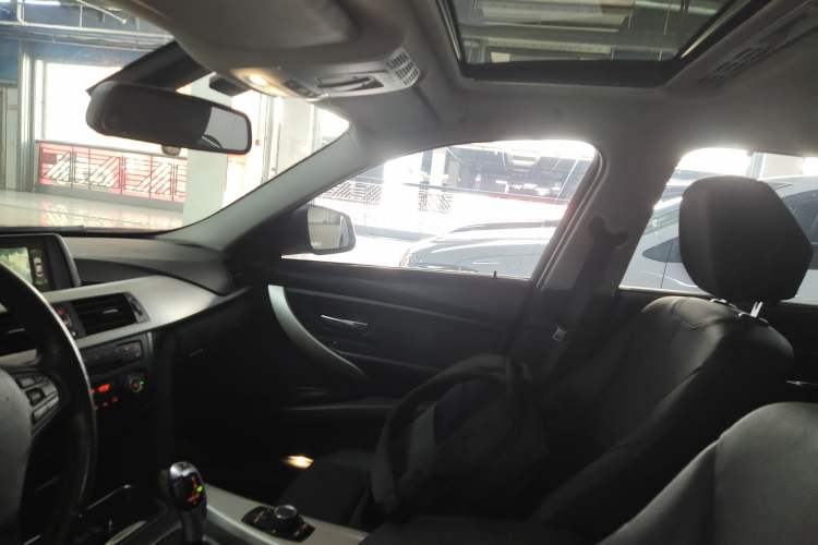 Used BMW 3 Series 2015 320Li Luxury Edition Fashion Model
