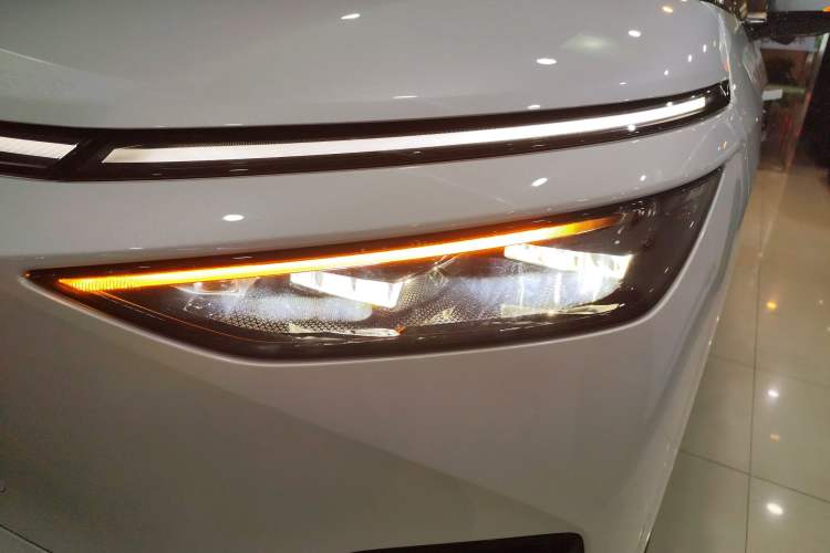 Used XPeng X9 2025 740 Ultra-Long Range Max
