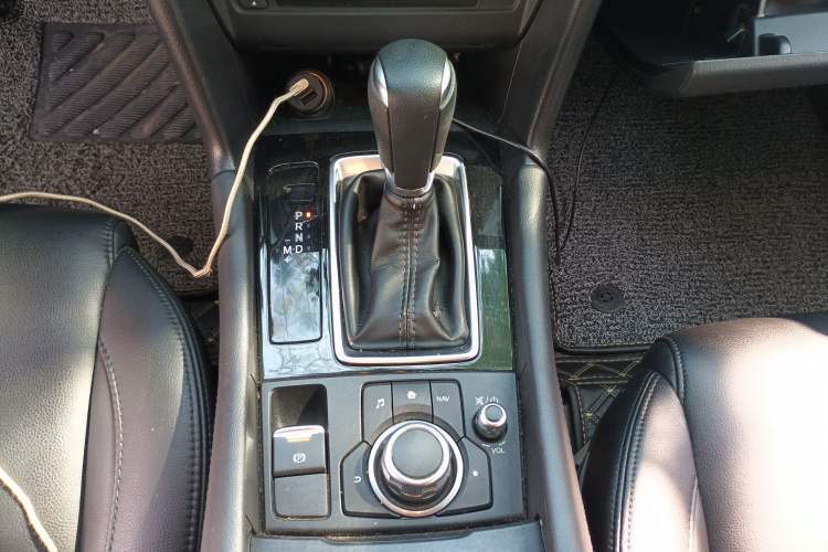 Used Mazda Mazda 3 Axela 2017 Hatchback 1.5L Automatic Luxury Model Emission Standard China V
