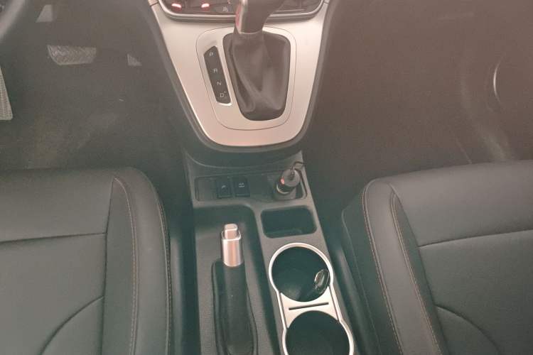 Used Haval M6 2019 1.5T DCT Two-Wheel Drive Elite Version China V Standard
