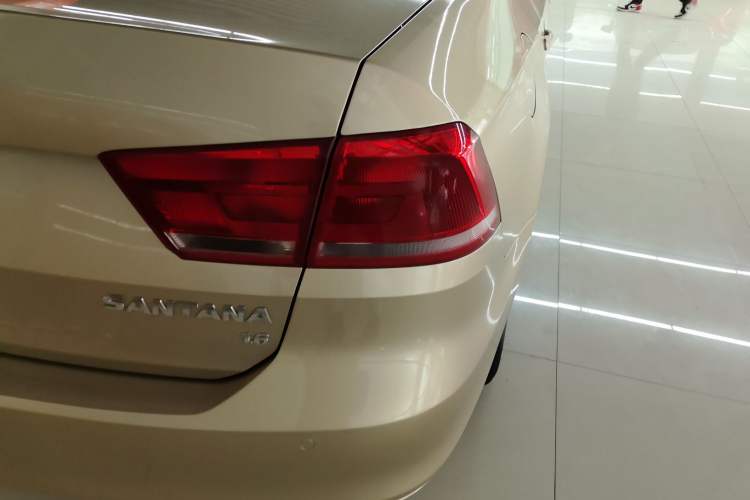 Used Volkswagen Santana 2015 1.6L Automatic Comfort Edition