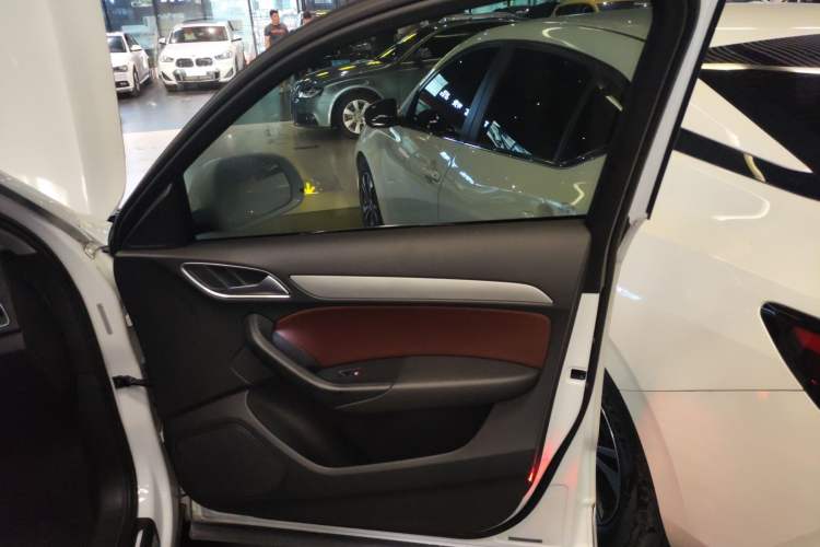 Used Audi Q3 2016 30 TFSI Collector's Edition Intelligent Model
