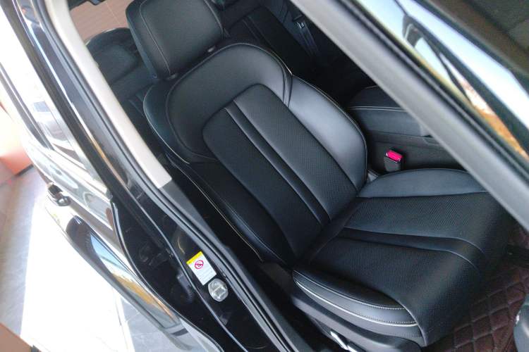 Used Tank 300 2021 City Edition 2.0T—Truly Stylish
