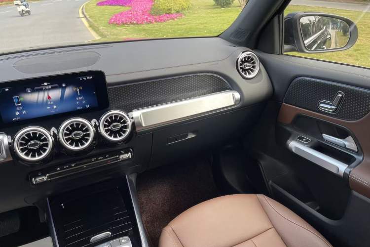 Used Mercedes-Benz GLB 2024 Refresh GLB 220 Dynamic Edition