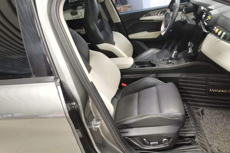 Used Lynk & Co 02 2022 2.0T DCT Shine Pro

