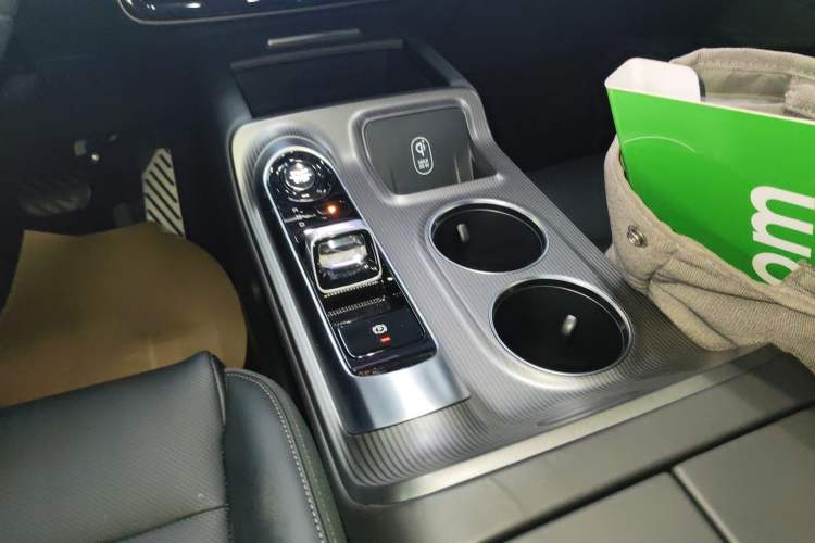 Used GAC Trumpchi Trumpchi E8 2024 Honor Series 2.0L Honor Edition
