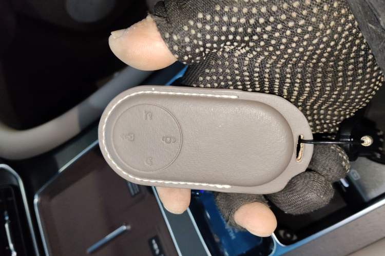 Used Hima AITO M9 2025 Extended-Range Ultra Version 52 kWh 6-Seater
