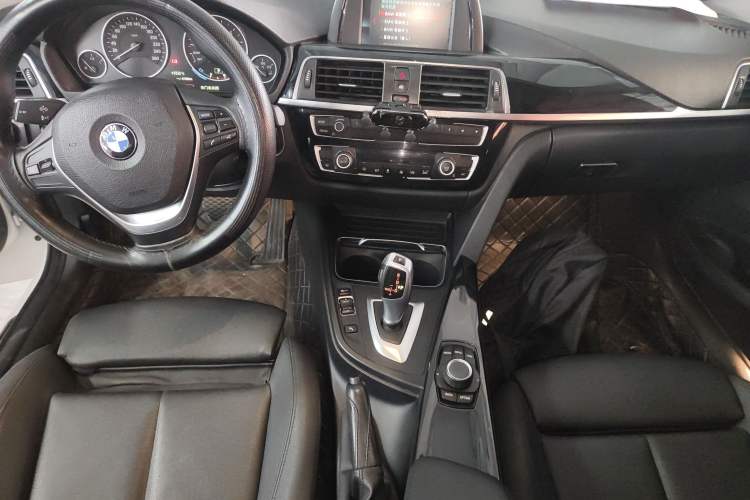 Used BMW 3 Series GT 2018 320i Sport Edition