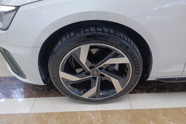 Used Audi A4L 2023 40 TFSI Bang & Olufsen Starry Night Edition