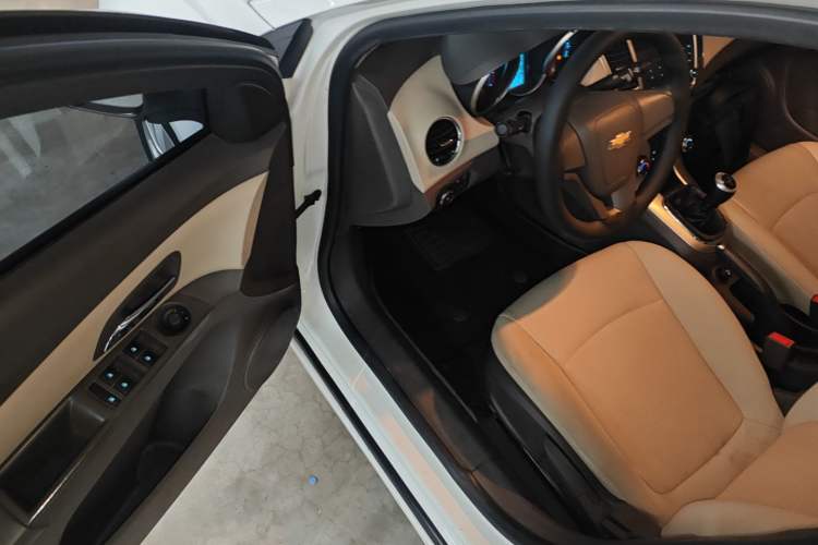 Used Chevrolet Cruze 2015 1.5L Classic SL MT
