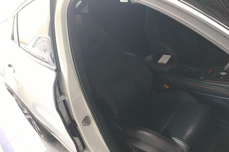 Used Lynk & Co 05 2022 2.0TD Four-Wheel Drive Dynamic Halo
