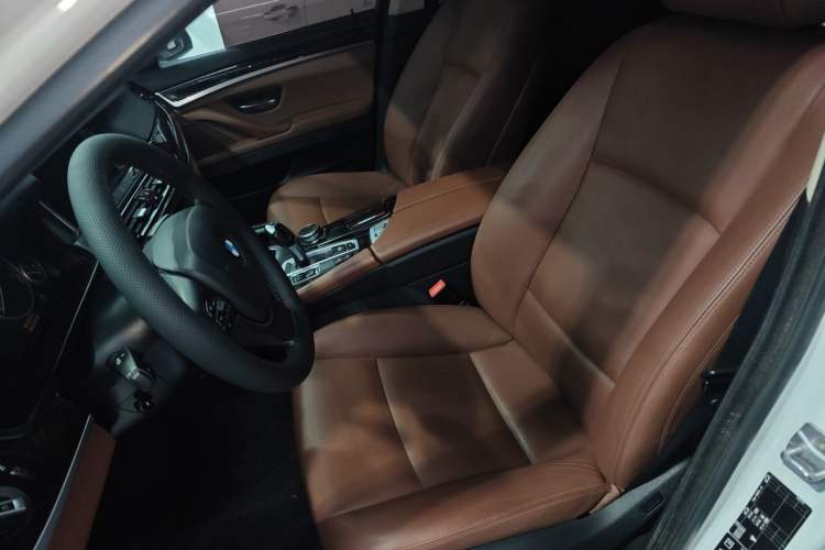 Used BMW 5 Series 2017 528Li xDrive Leading Model
