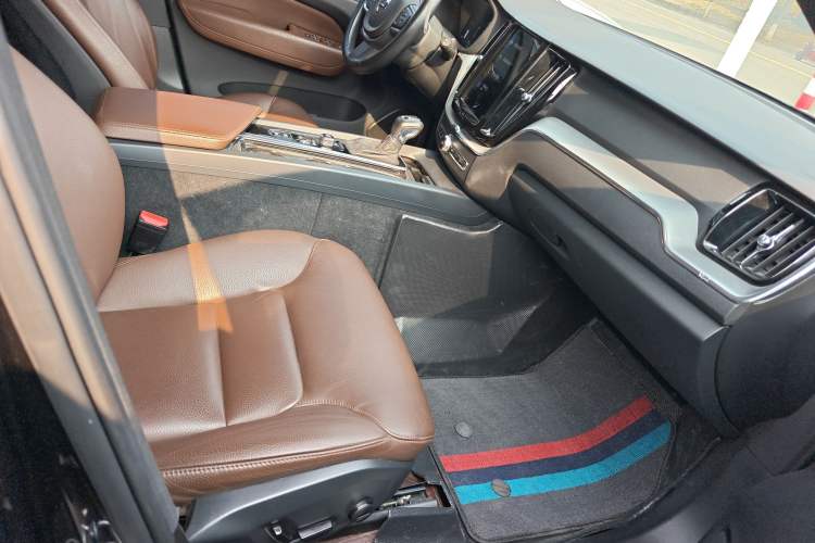 Used Volvo XC60 2021 T5 4x4 Smart Luxury Edition
