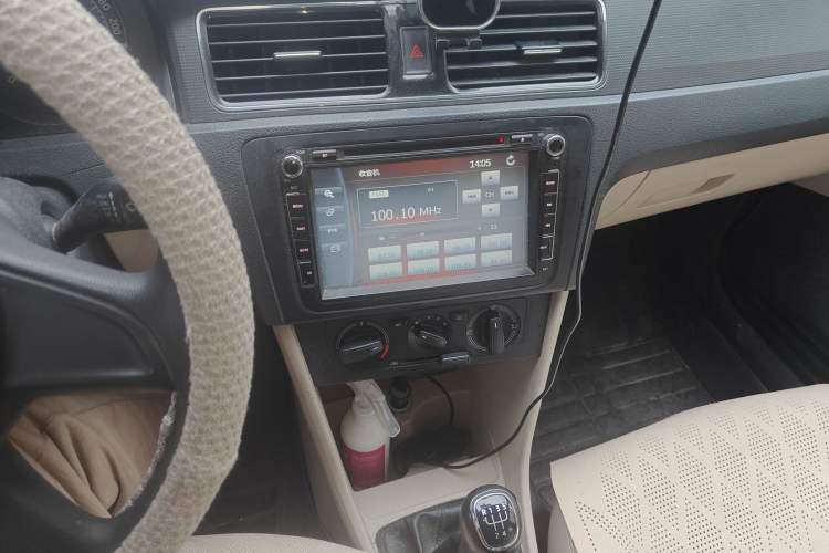 Used Skoda Rapid 2013 1.6L Manual Smart Selection Model
