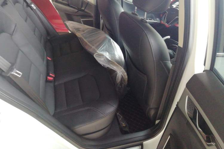 Used Geely Auto Emgrand GL 2017 1.8L Manual Elite Model
