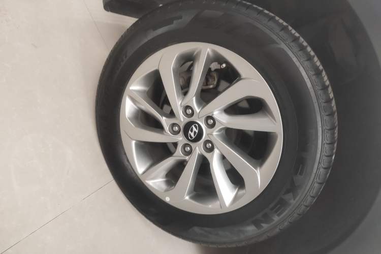 Used Hyundai Tucson 2018 1.6T Dual-Clutch Two-Wheel Drive 15th Anniversary Special Edition