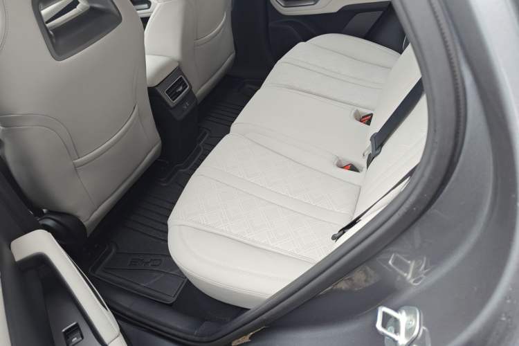 Used BYD Yuan UP 2025 Intelligent Driving Version 401 KM Dynamic Edition