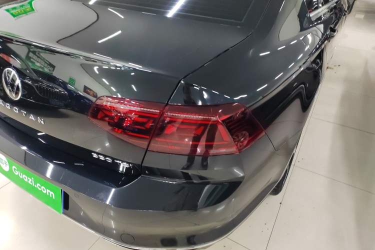 Used Volkswagen Magotan 2023 2 Million Units Limited Edition 330TSI DSG Leading Version