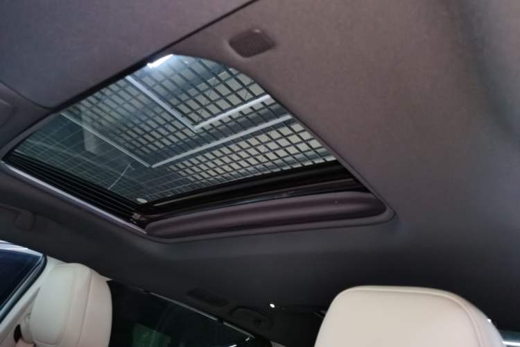 Used Toyota Granvia 2022 2.5L Hybrid Prestige Edition
