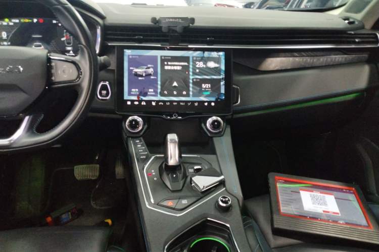 Used Lynk & Co 05 2020 2.0TD Two-Wheel Drive Shine Halo
