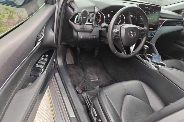 Used Toyota Camry 2023 2.0G Luxury Edition
